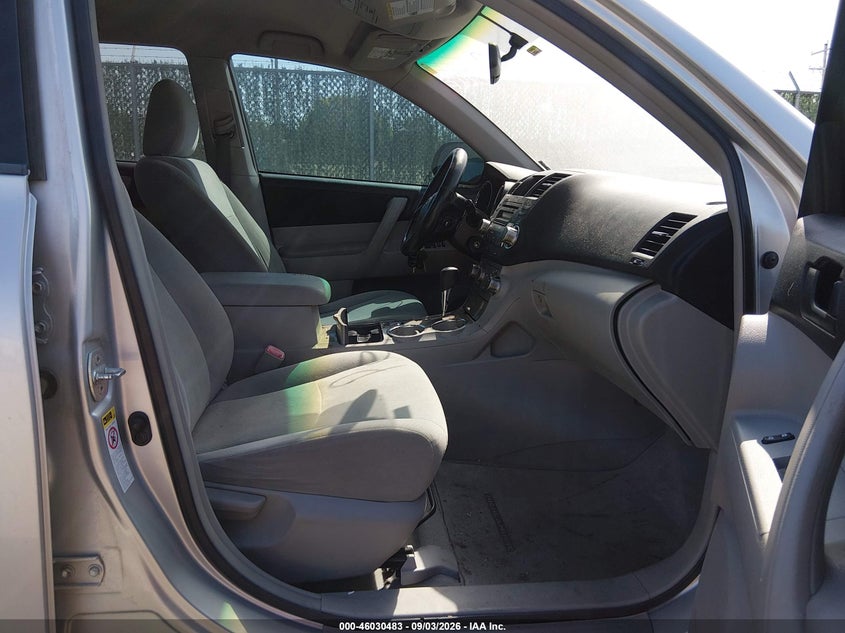 2010 TOYOTA HIGHLANDER auction photo 5