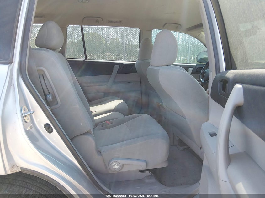 2010 TOYOTA HIGHLANDER auction photo 8
