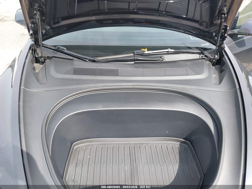 TESLA MODEL 3 - zdjęcie 10