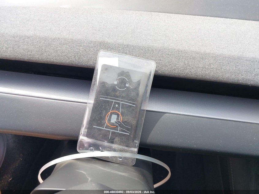 TESLA MODEL 3 - zdjęcie 11