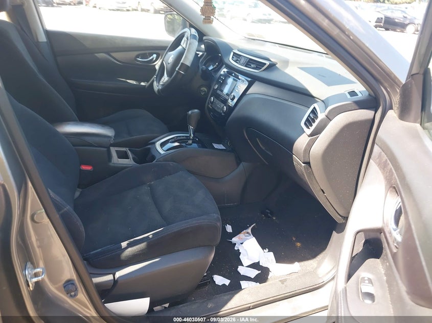 2016 NISSAN ROGUE auction photo 5