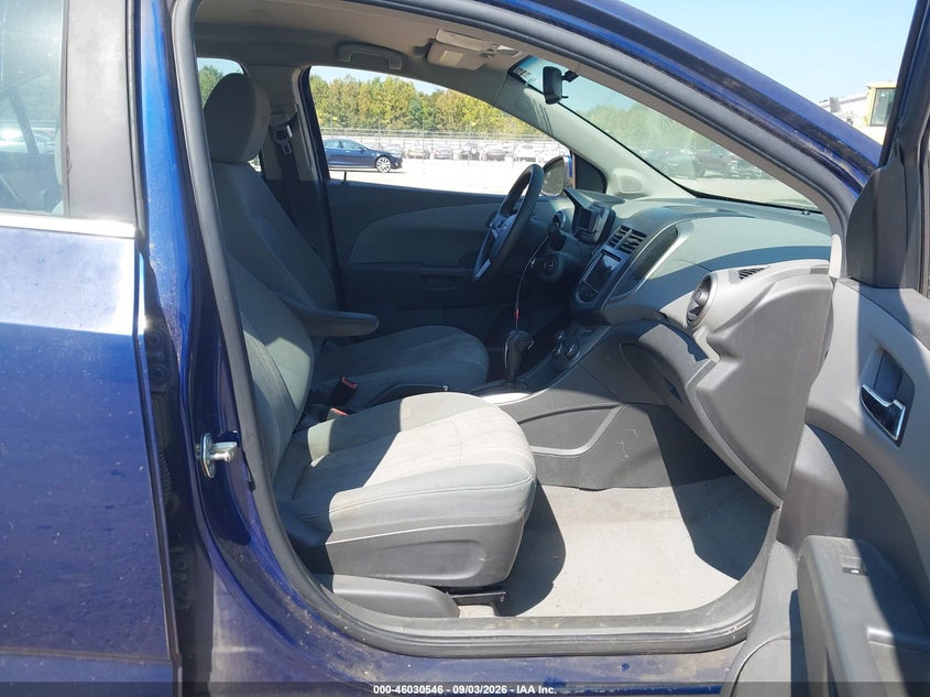 2013 CHEVROLET SONIC auction photo 5