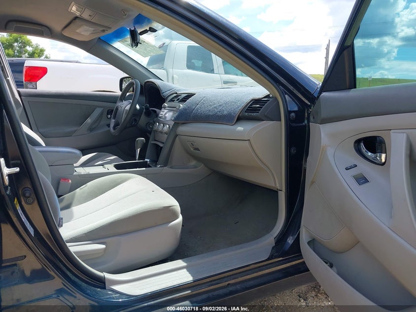 2011 TOYOTA CAMRY auction photo 5