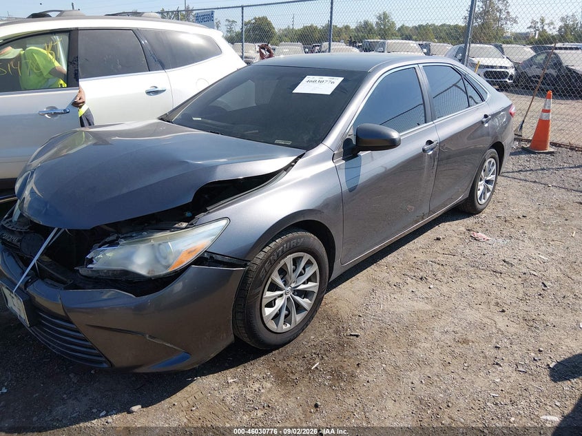 TOYOTA CAMRY - zdjęcie 2
