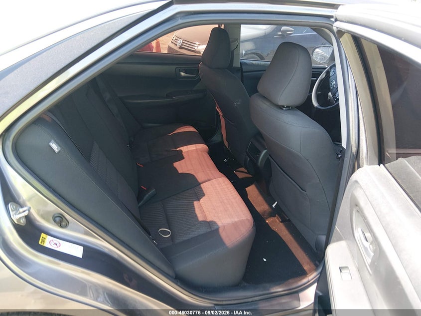 TOYOTA CAMRY - zdjęcie 8