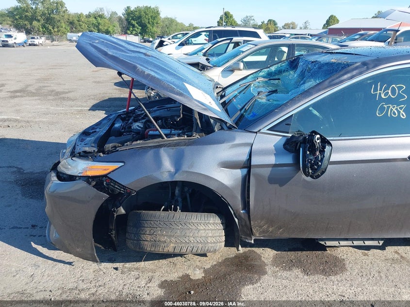 TOYOTA CAMRY - zdjęcie 19