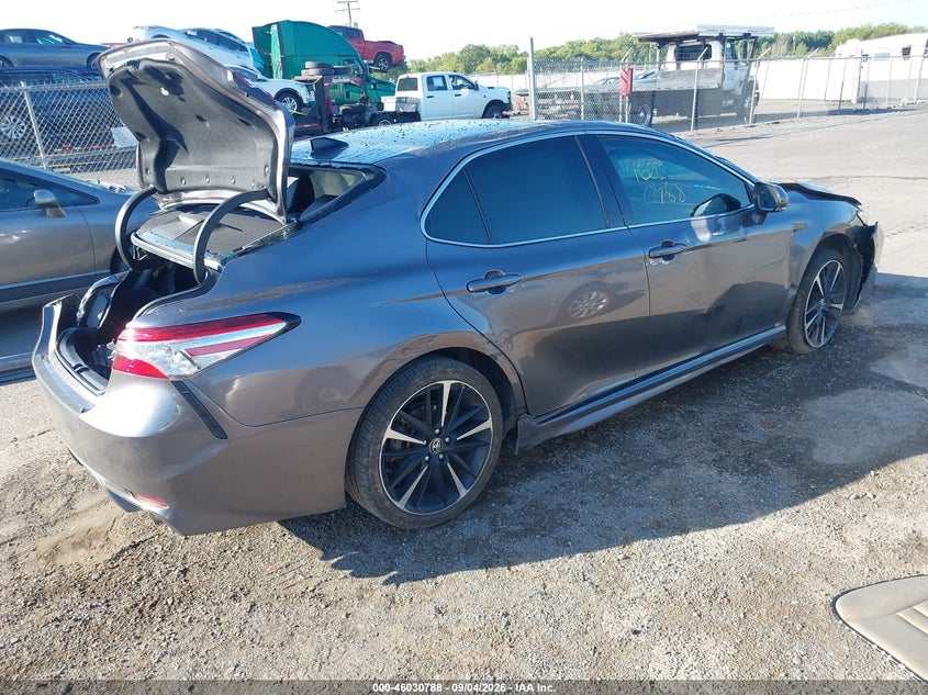 TOYOTA CAMRY - zdjęcie 4