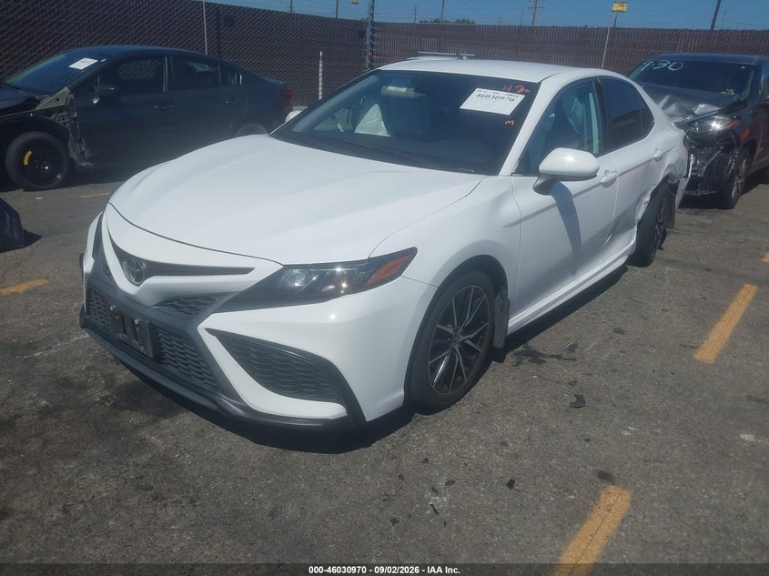 2021 Toyota Camry Se, Left Rear, IAAI, VIN 4T1G11AK7MU573778 — photo 2