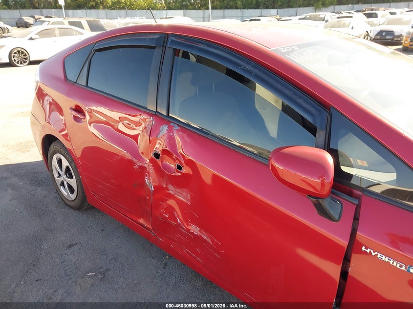 2013 TOYOTA PRIUS auction photo 6