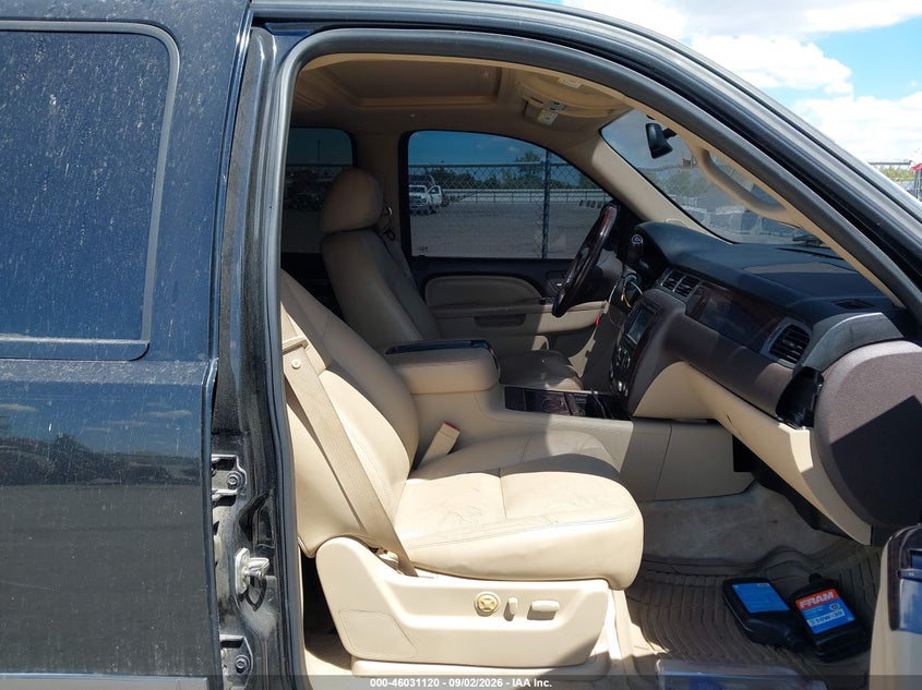 2011 GMC YUKON auction photo 5