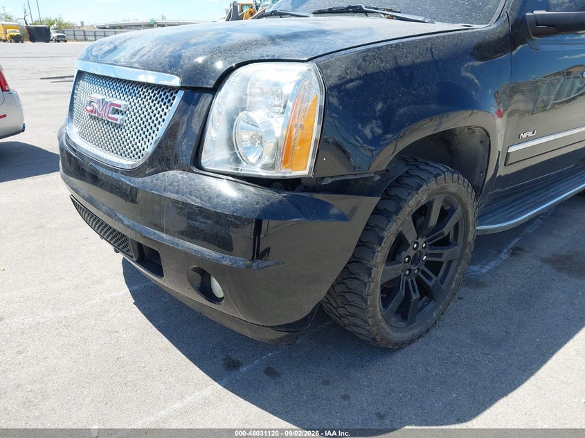 2011 GMC YUKON auction photo 6
