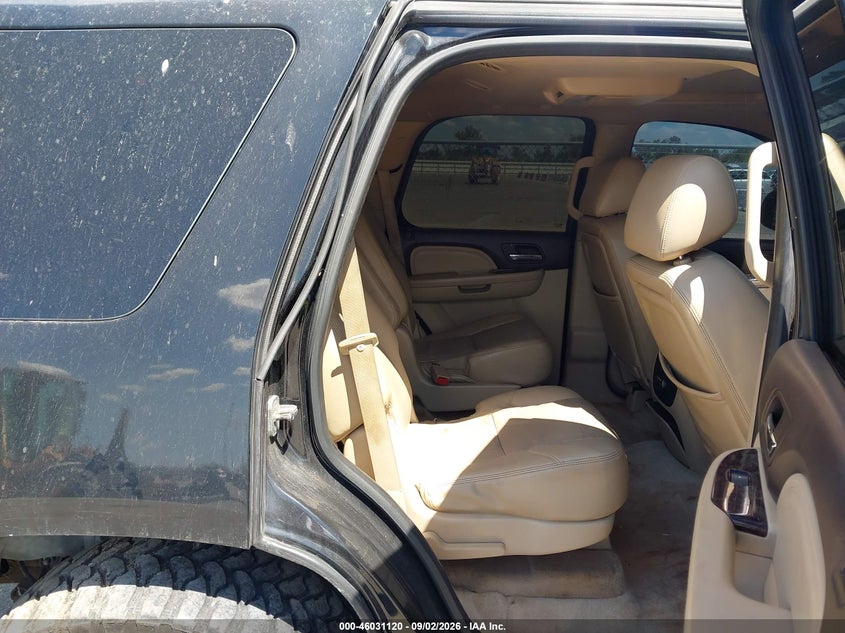 2011 GMC YUKON auction photo 8