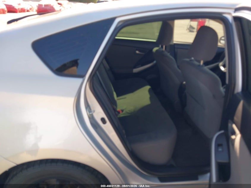2014 TOYOTA PRIUS auction photo 8