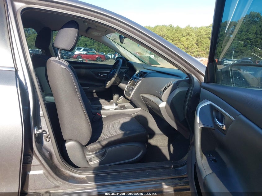2017 NISSAN ALTIMA auction photo 5
