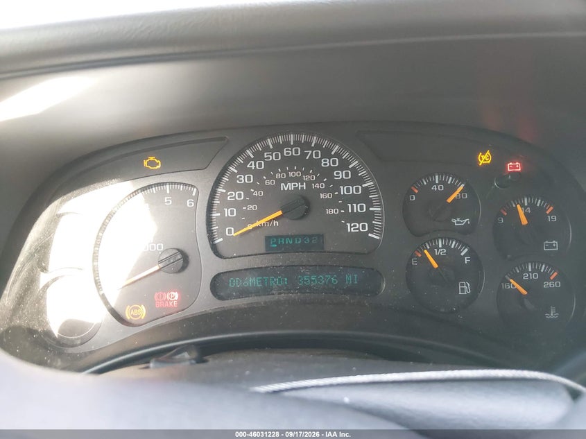 2003 GMC YUKON auction photo 7