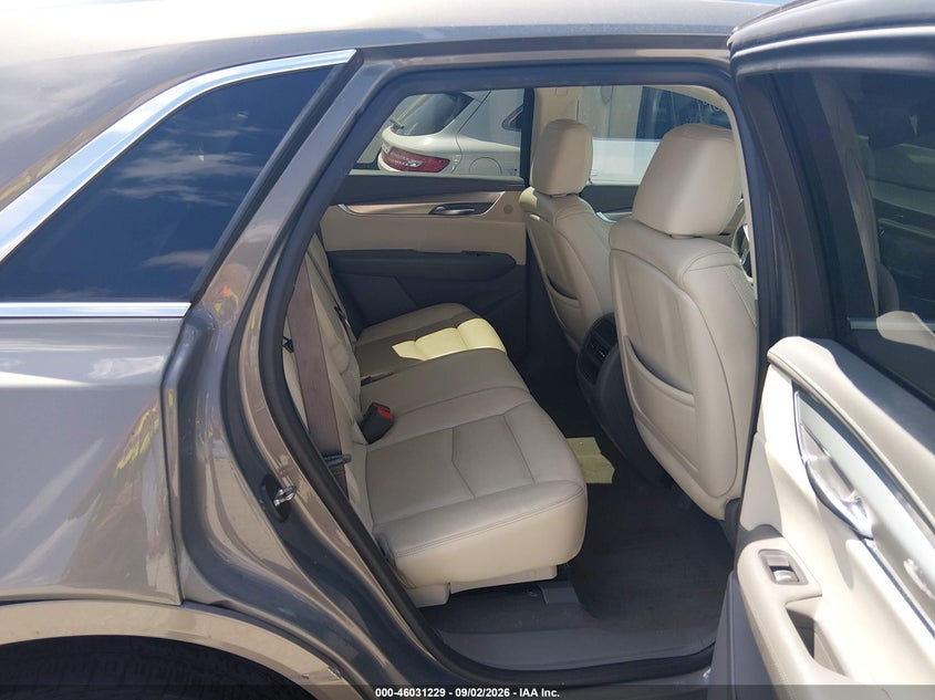 CADILLAC XT5 - zdjęcie 8