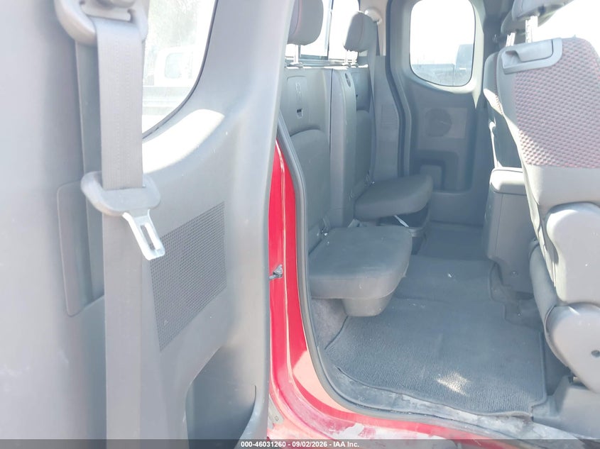 2011 NISSAN FRONTIER auction photo 8
