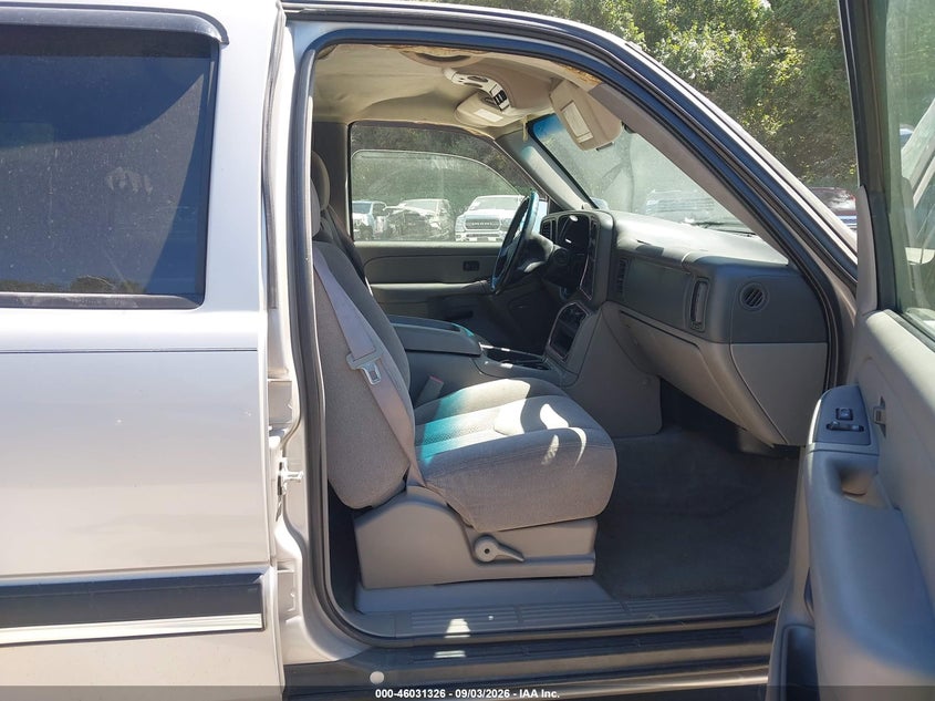 2005 CHEVROLET TAHOE auction photo 5
