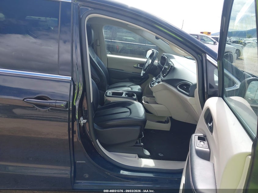 2023 CHRYSLER PACIFICA auction photo 5