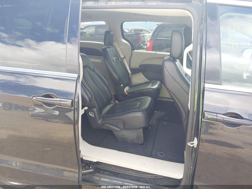2023 CHRYSLER PACIFICA auction photo 8