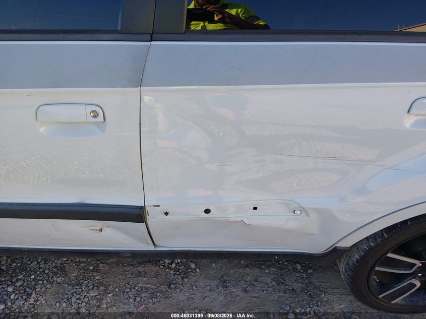 2010 KIA SOUL auction photo 6