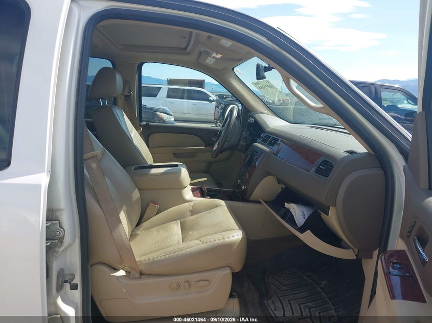 2011 CHEVROLET SUBURBAN 1500 auction photo 5