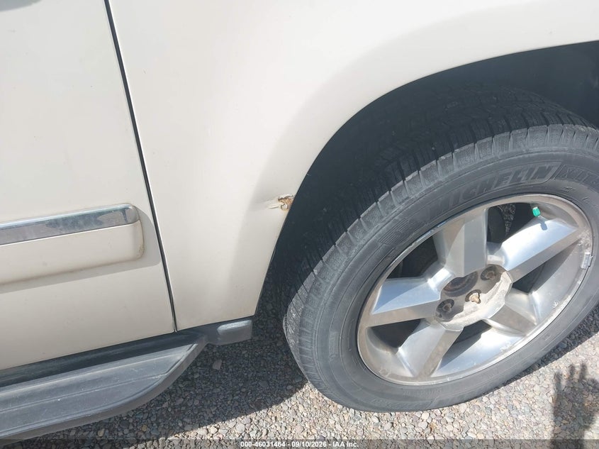 2011 CHEVROLET SUBURBAN 1500 auction photo 6