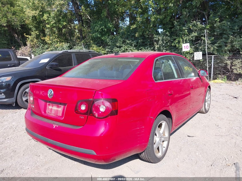 2010 VOLKSWAGEN JETTA auction photo 4