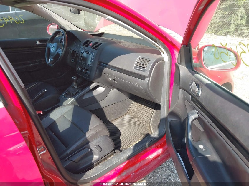 2010 VOLKSWAGEN JETTA auction photo 5