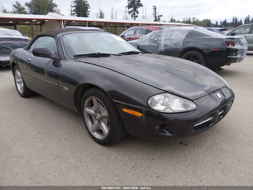 1997 JAGUAR XK8 — zdjęcie z aukcji