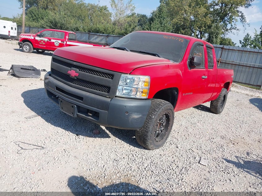 2010 CHEVROLET SILVERADO 1500 auction photo 2