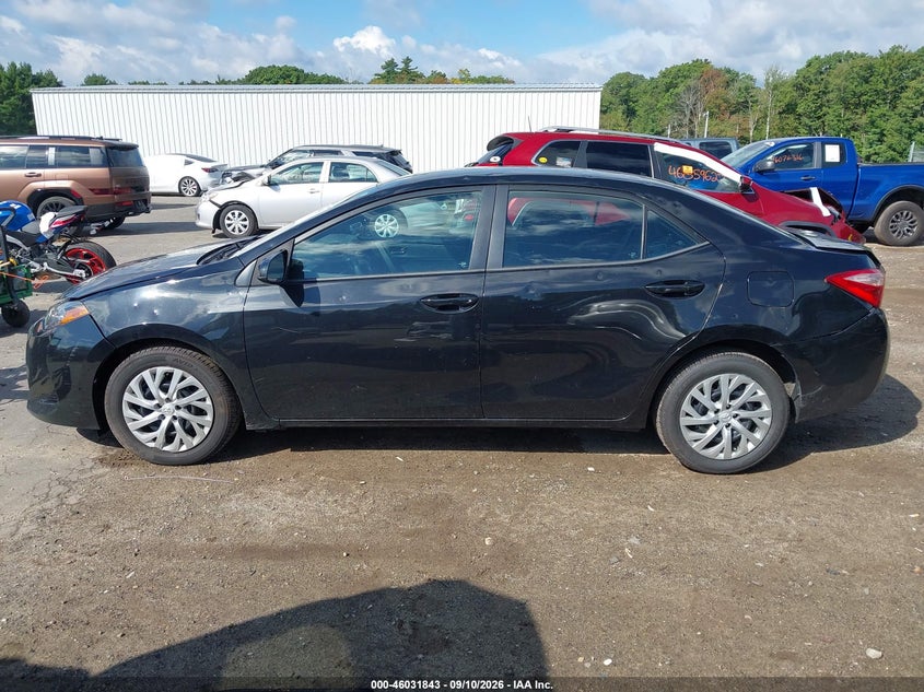 TOYOTA COROLLA - zdjęcie 14