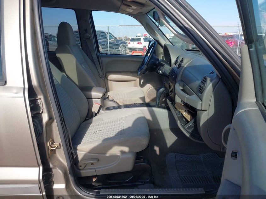 2006 JEEP LIBERTY auction photo 5