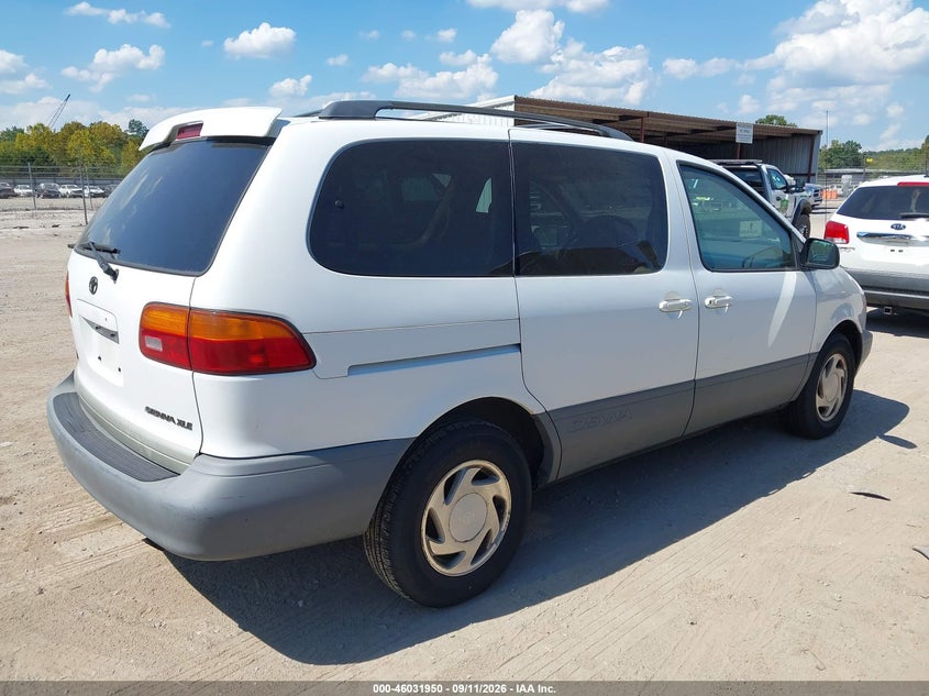 2000 TOYOTA SIENNA auction photo 4