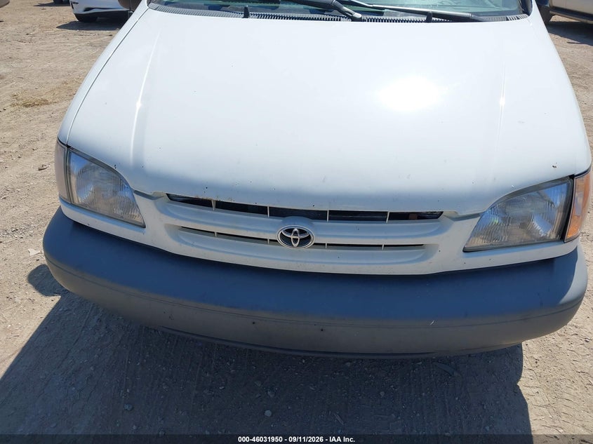 2000 TOYOTA SIENNA auction photo 6