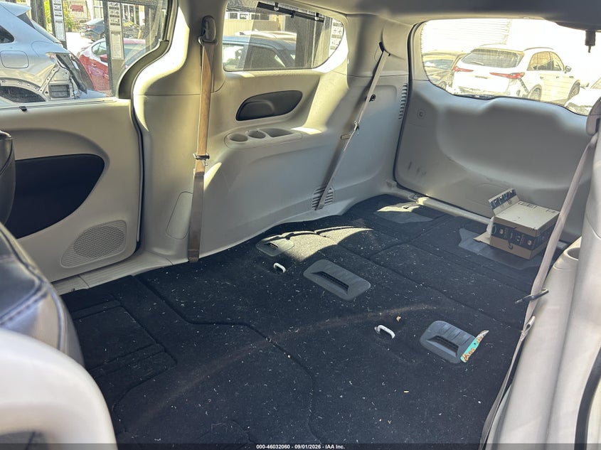 2018 CHRYSLER PACIFICA auction photo 8