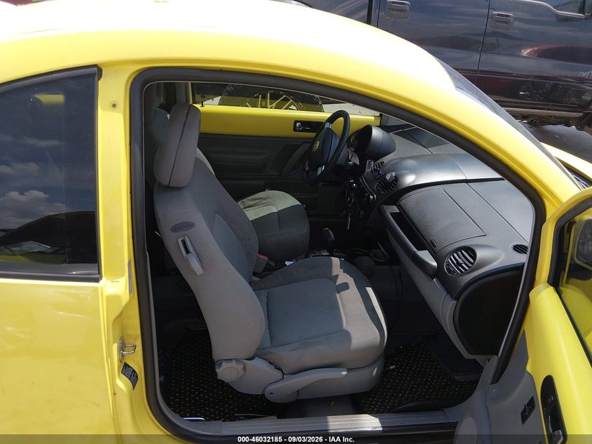 1998 VOLKSWAGEN NEW BEETLE auction photo 5