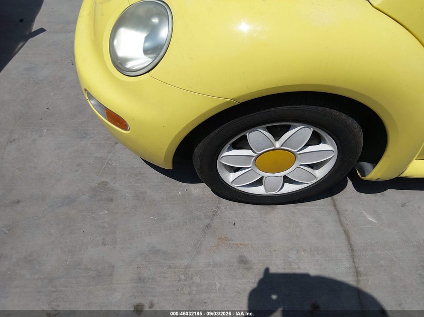 1998 VOLKSWAGEN NEW BEETLE auction photo 6