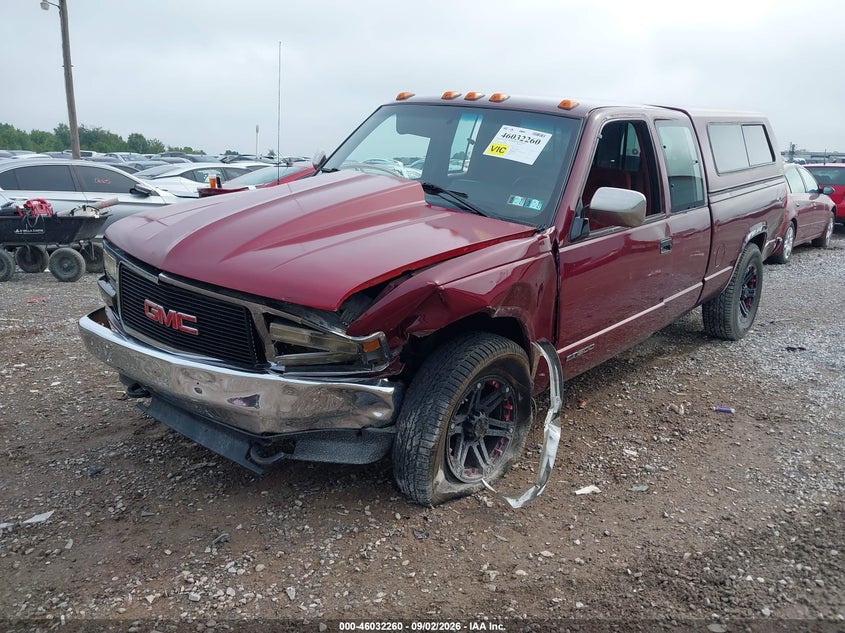 1993 GMC Sierra, Left Front, IAAI, VIN 2GTEK19K6P1539618 — photo 2