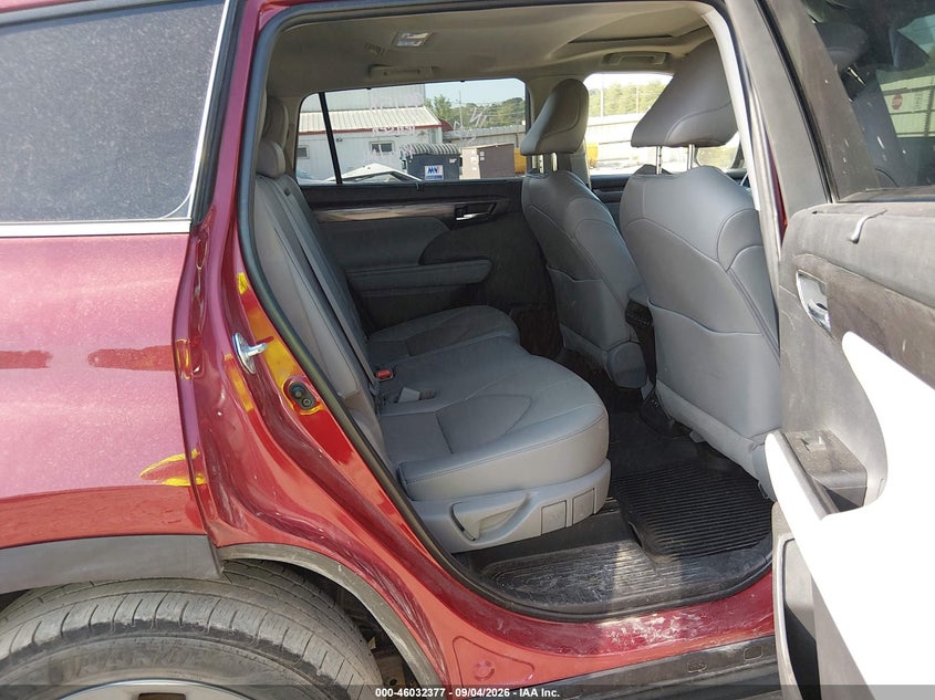 TOYOTA HIGHLANDER 2022 VIN 5TDDZRBH7NS563727