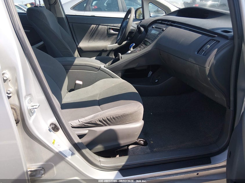 2011 TOYOTA PRIUS auction photo 5