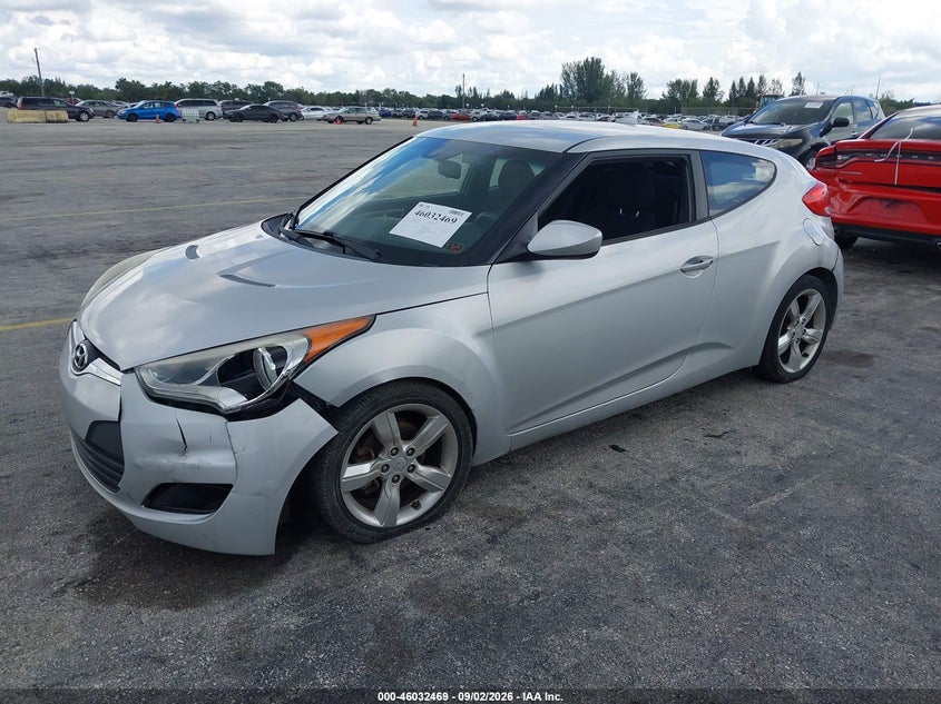 2015 HYUNDAI VELOSTER auction photo 2