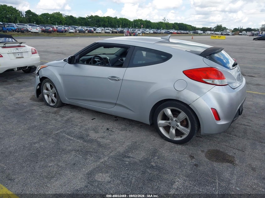 2015 HYUNDAI VELOSTER auction photo 3