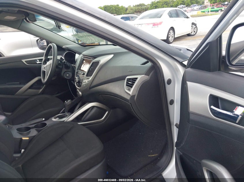 2015 HYUNDAI VELOSTER auction photo 5