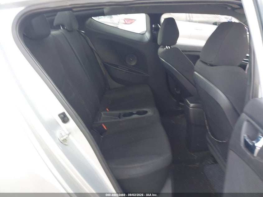 2015 HYUNDAI VELOSTER auction photo 8