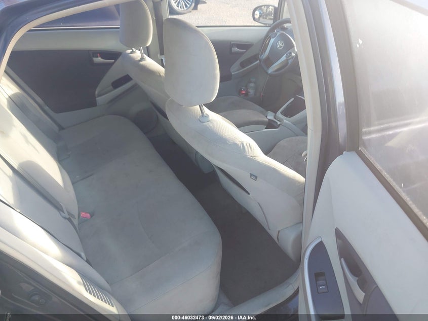 2011 TOYOTA PRIUS auction photo 8