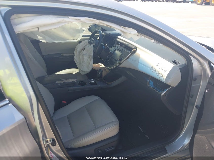 2015 TOYOTA AVALON auction photo 5