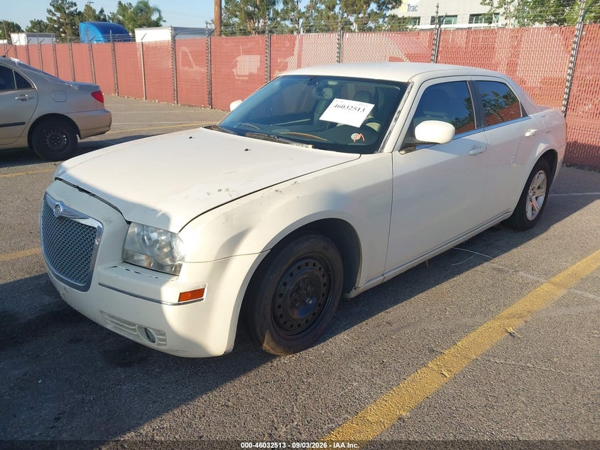 2006 CHRYSLER 300 auction photo 2