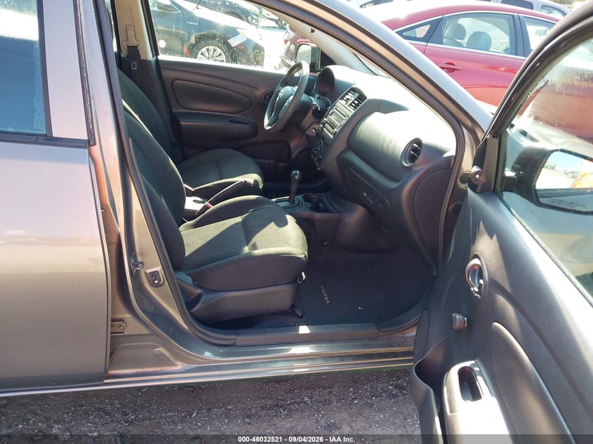 2015 NISSAN VERSA auction photo 5