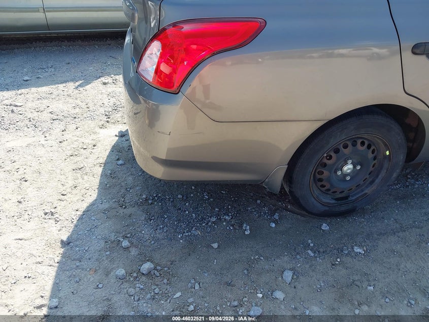 2015 NISSAN VERSA auction photo 6